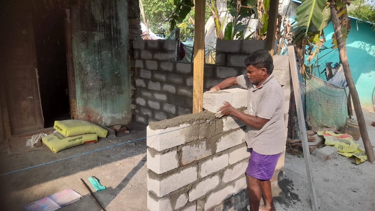 Lire la suite à propos de l’article Inde : reconstruire les maisons des lépreux grâce aux microprojets